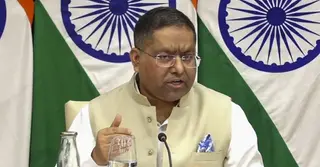 শেখ হাসিনাকে দেশে ফিরিয়ে আনার আবেদন খতিয়ে দেখছে ভারত: জয়সওয়াল